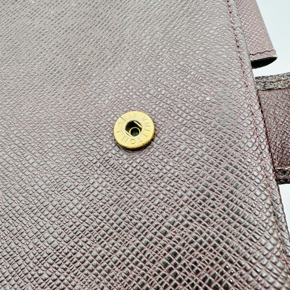 Louis Vuitton Large Taiga Agenda Pm Clutch binder - Picture 2 of 15
